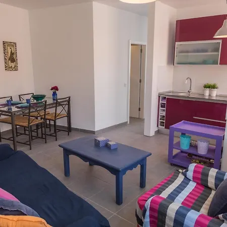 Bunker Point City Apartament テルデ