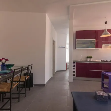 Bunker Point City Apartament アパート テルデ
